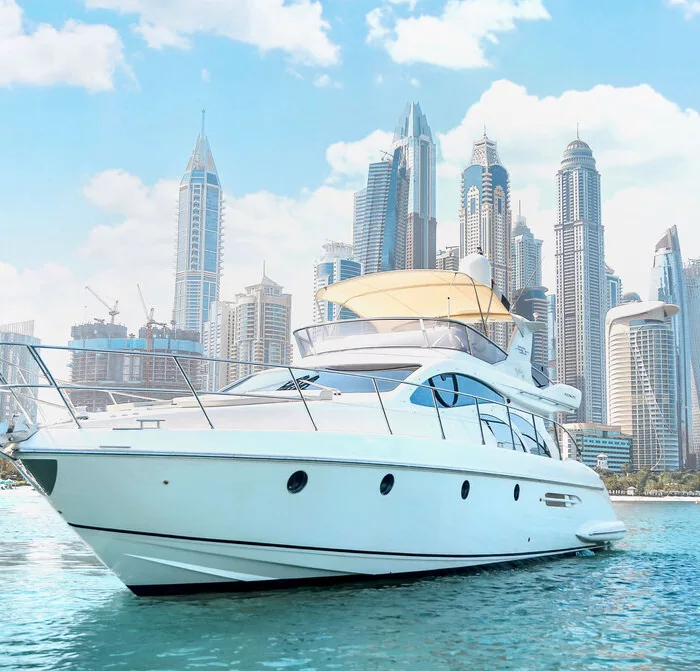 Yacht 50ft side view in Dubai