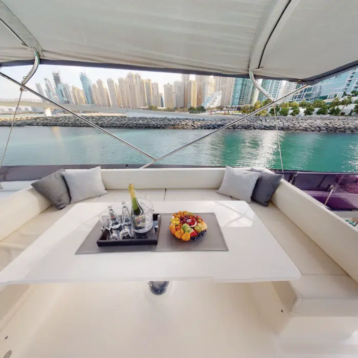 Yacht 67ft flybridge view